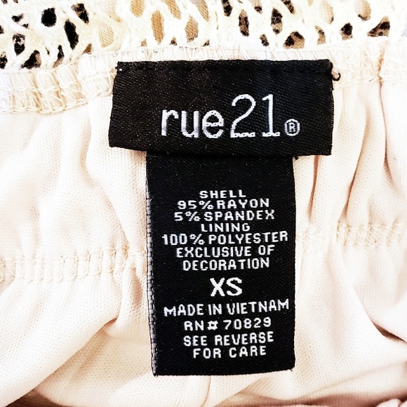 NWT  Rue21 Elephant Print Tube Top w/Lace Trim. XS - Picture 4 of 4